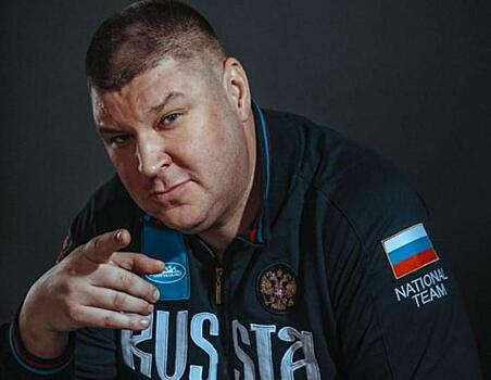 «Меня подкупили кроссовками Adidas!»: Гена из «САШАТАНЯ» ушел в кино из-за серьезной травмы в спорте
