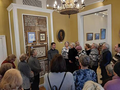 Подопечные ТЦСО «Щукино» побывали в музее памяти Льва Толстого