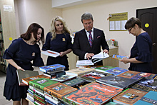 Олег Рожнов передал 1000 книг библиотеке Дворца культуры и спорта "Тамань"