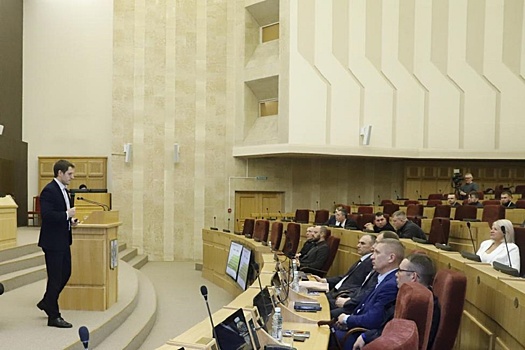 В Заксобрании продолжается обучение участников проекта "В одной команде со СВОими"