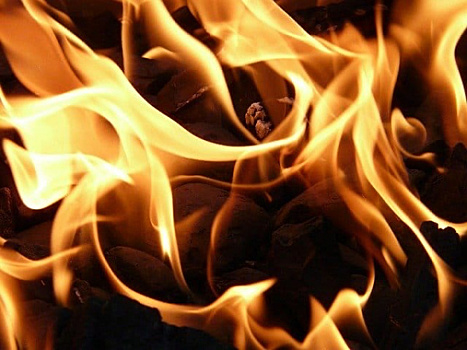 В Самаре охранник получил ожоги во время пожара в строительном вагончике