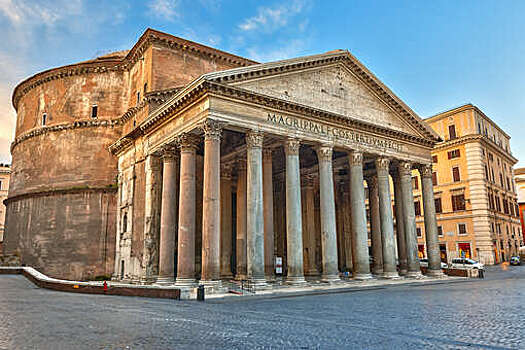 RomaToday: турист из Японии разбился из-за селфи в Риме, упав в ров Пантеона