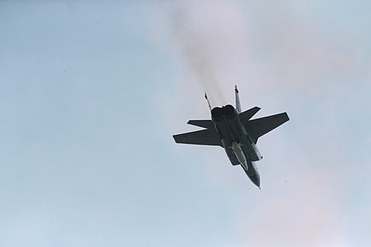 Пилот российского истребителя опубликовал видео встречи с американским F-16