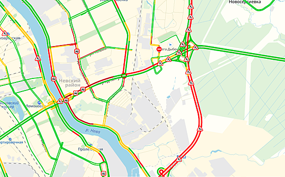 Автомобилисты застряли в 7-километровой пробке на КАД
