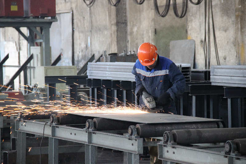 В рамках нацпроекта на АЗМК в Благовещенске стали в два раза быстрее изготавливать металлоконструкции