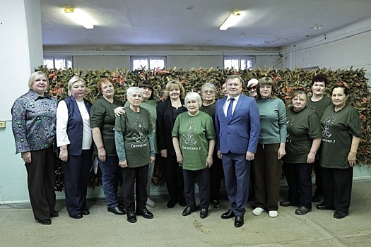 Людмила Бабушкина наградила волонтеров Камышлова за поддержку СВО