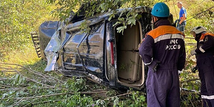 Машина с туристами опрокинулась в кювет в Северной Осетии