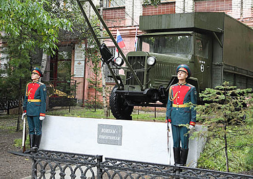Памятники «Воинам-ремонтникам» и «Воинам-тыловикам» торжественно открыты в Хабаровске