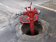 В Кургане продолжается замена пожарных гидрантов и отключение воды
