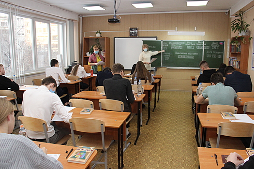Школьные каникулы могут продлить в Новосибирской области