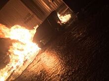 Во дворе Челябинска неизвестные подожгли пластиковый контейнер