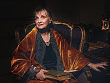 «Пока я спала, Ахматова написала за меня сочинение» – приемная внучка поэта Анна Каминская о семье