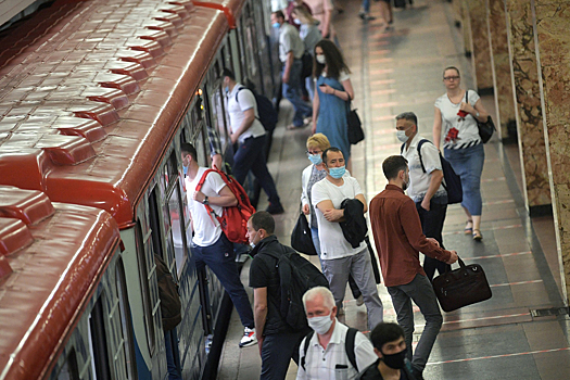 Названы станции метро Москвы с наибольшим числом пассажиров в масках