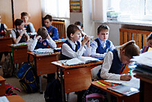 Минпросвещения вводит исполнение гимна России во всех школах с 1 сентября