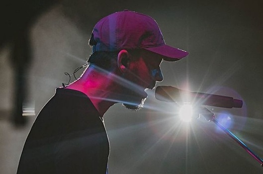 Вокалист Linkin Park выпустил сингл «Happy Endings»