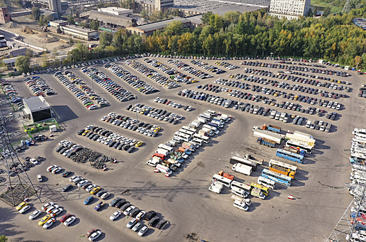 Московскую штрафстоянку с суперкарами сняли с воздуха