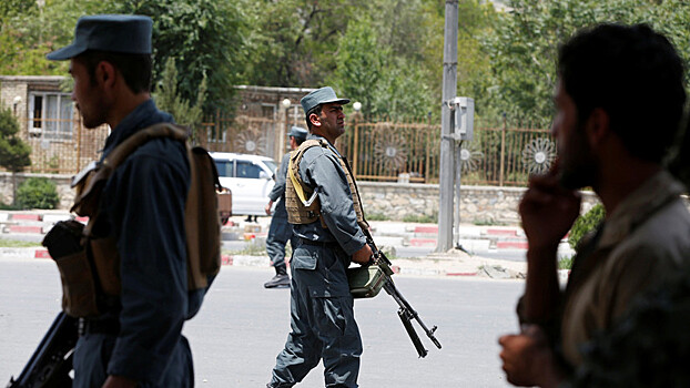 Не менее восьми человек погибли при нападении на отель в Афганистане