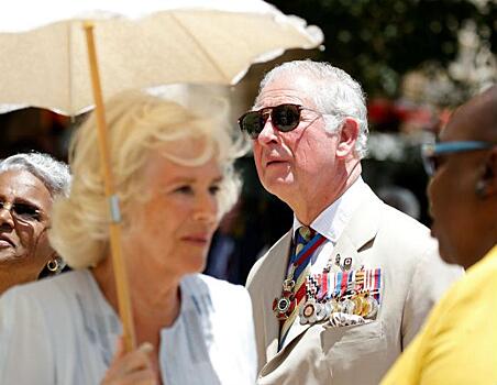 Выглядит подтянутым: 70-летнего принца Чарльза засняли в цветастых плавках на пляже