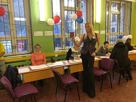 «От нашего выбора многое зависит»: Анастасия Волочкова проголосовала на выборах