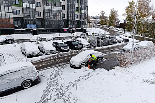 Тысячи домов остались без света из-за снегопада в Иркутской области