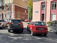 "Короли парковки" заблокировали пешеходный переход в центре Кемерова