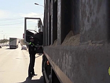 В Волгоградской области пресекают нарушения правил перевозки сыпучих грузов