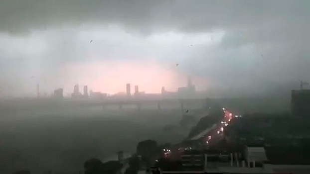 «Нападение монстра»: мощный шторм накрыл китайский город Ухань