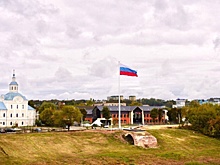 В Смоленске открыли новую смотровую площадку с самым высоким в регионе флагштоком