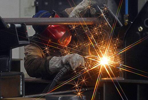 Поздравления с Днем машиностроителя в 2025 году: идеи для красивых и душевных пожеланий в стихах и прозе