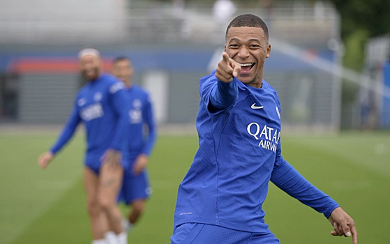 Мбаппе поздравил Месси с днем рождения