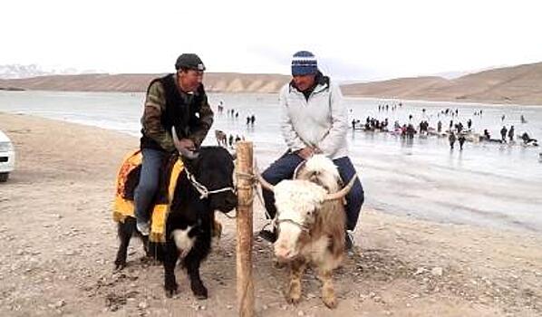 Ледниковое озеро в Киргизии стало туристической достопримечательностью