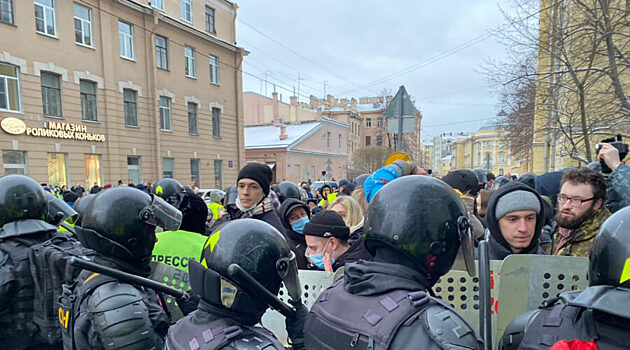 В России количество задержанных на протестных акциях достигло 2834