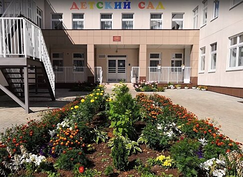 Кировчане начали украшать цветами родной город