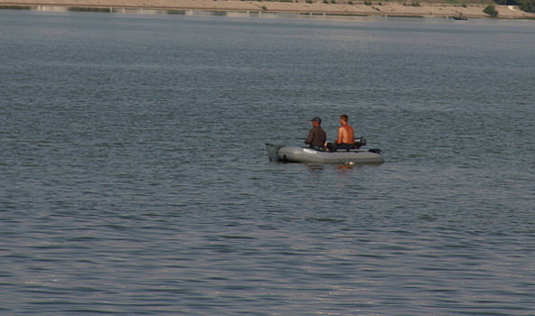 В Воронеже на водохранилище перевернулась лодка с четырьмя мужчинами