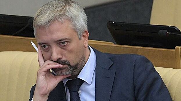 Дума досрочно прекратила полномочия депутата Примакова