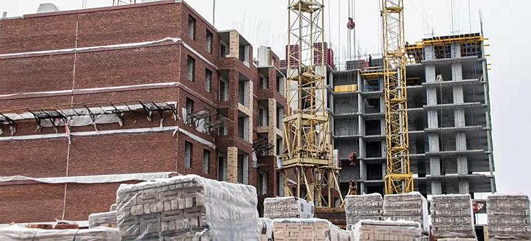 На Алтае спрос на новостройки упал в два раза