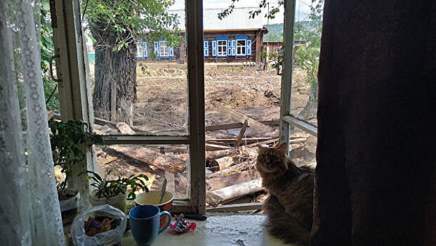 В Приангарье пострадавшим от наводнения вручили первые жилищные сертификаты
