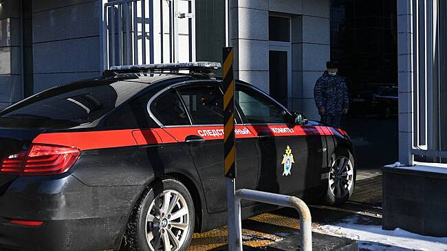 Россиянин год насиловал девятилетнюю дочь и платил ей за молчание