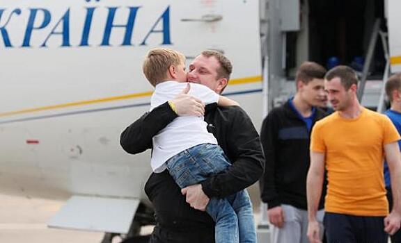 Освобожденным по обмену украинцам запретили въезд в РФ