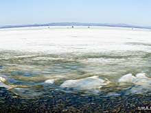 На челябинском озере машина ушла под лед
