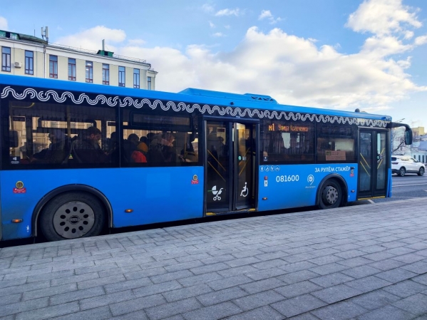 Ямальцы помогли запустить первый автобус в Волновахе