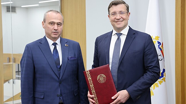 Глеб Никитин встретился с генконсулом Республики Беларусь Олегом Швецом
