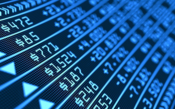 Курс биткоина колеблется на одном уровне, поскольку трейдеры переключились на альткоины