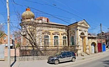 С куполом и аркой: старинный особняк выставили на продажу за 24,9 млн рублей в Ростове