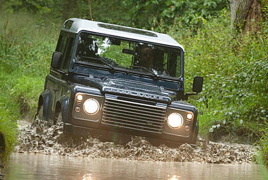 Следующий Land Rover Defender станет пикапом