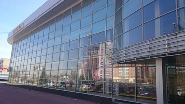 Новосибирский бизнесмен купил здание дилерского центра за 222 млн рублей