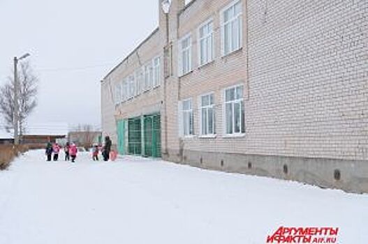 После ЧП с школьницей проверят ограждения в школах Барнаула