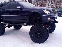 Украинец переделал Mercedes-Benz С-класса в вездеход с гигантским клиренсом