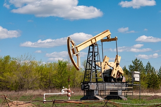 Россия удерживает нефтедобычу с июня 2023 года