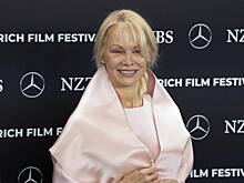 57-летняя Памела Андерсон вышла на публику без макияжа